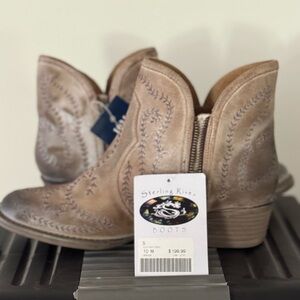 Sterling River Tan Ankle Boots Cowgirl Boots